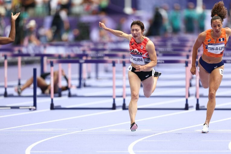 パリ五輪で激走を見せる福部　©JMPA