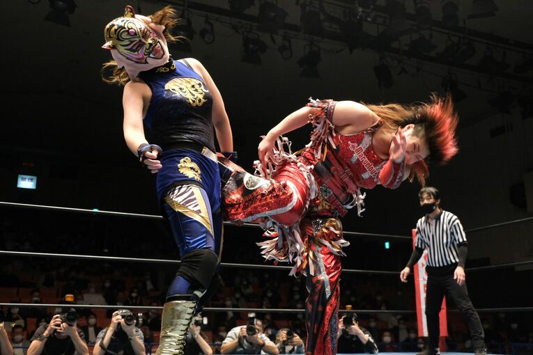 「タイガー・クイーンの涙を見た」佐山聡考案の“新技”で勝利も…彩羽匠戦で崩れかけた女性版タイガーマスクの“謎”(40)