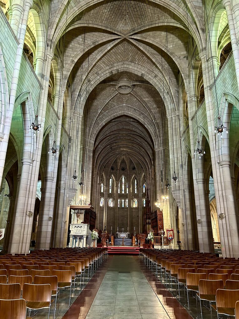 石造りアーチ天井が特徴のセントジョンズ大聖堂　©Kokou Sekine