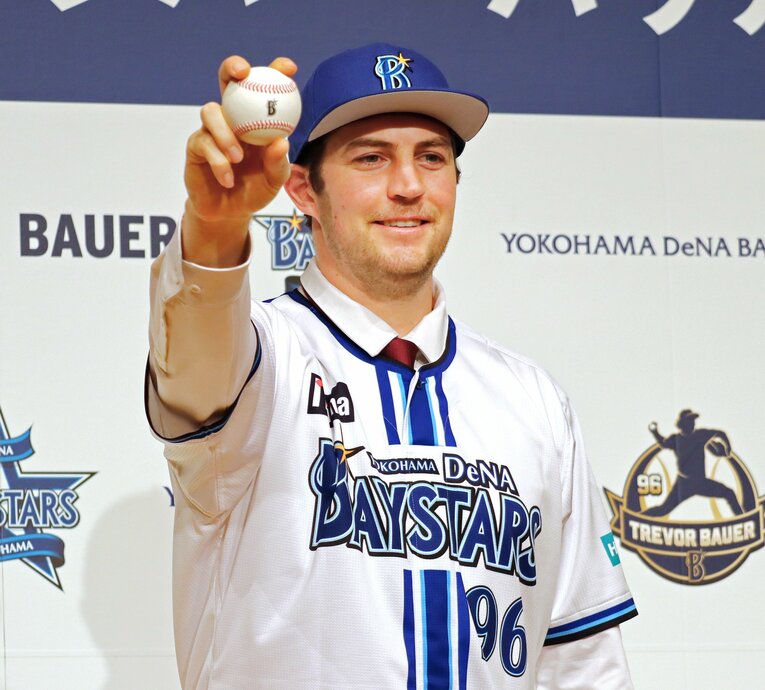 今年3月DeNA入団会見の様子　©JIJI PRESS