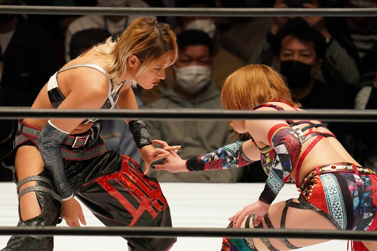 「あんなにいい人いないよ。ただ…」引退の危機を乗り越えたジュリアが語るスターダム王者・朱里への“ジェラシー”《特別グラビア》(29)