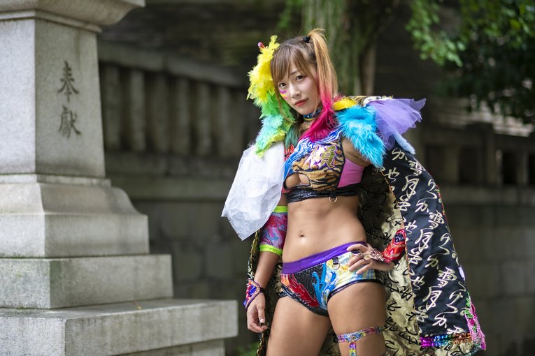 芸能界からプロレスへ 「圧倒的にみんなを幸せに」“傾奇者”ウナギ・サヤカが目指すのは「スターダムのアイコン」《特別グラビア＋インタビュー》(7)