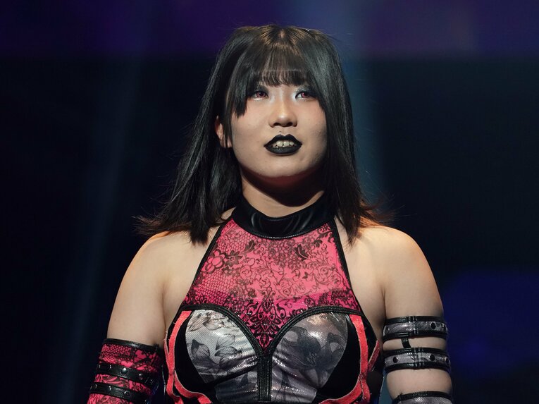 “女子高生でヒールで双子”スターダム吏南が語った木村花への思い「花さんがいなかったら、プロレスをやめていた」《特別グラビア》(34)