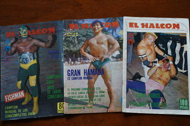 1980年代のルチャ専門誌「El Halcon」の表紙　©Essei Hara