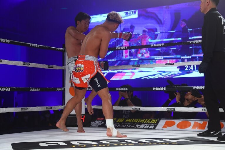 YA-MAN vs.朝倉未来　©RISE CREATION