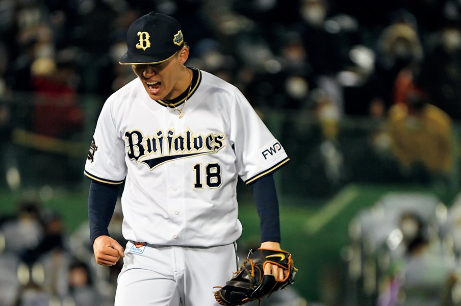 勝負の代打策はエースを救えず。第6戦 オリックス 1-2 ヤクルト<Number Web> photograph by Hideki Sugiyama