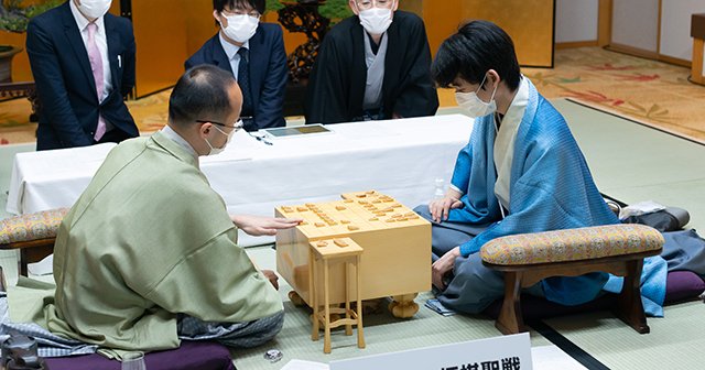 棋聖戦で先勝】藤井聡太二冠は大一番だらけ、羽生善治九段は年間89局