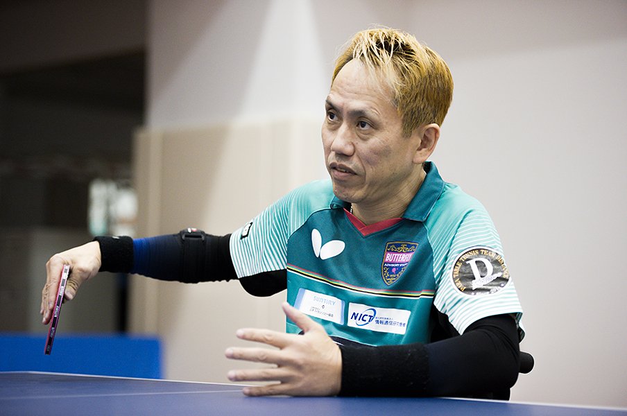 松岡修造が訊く! パラ卓球・吉田信一、崖っぷちだらけの上京物語。<Number Web> photograph by Yuki Suenaga