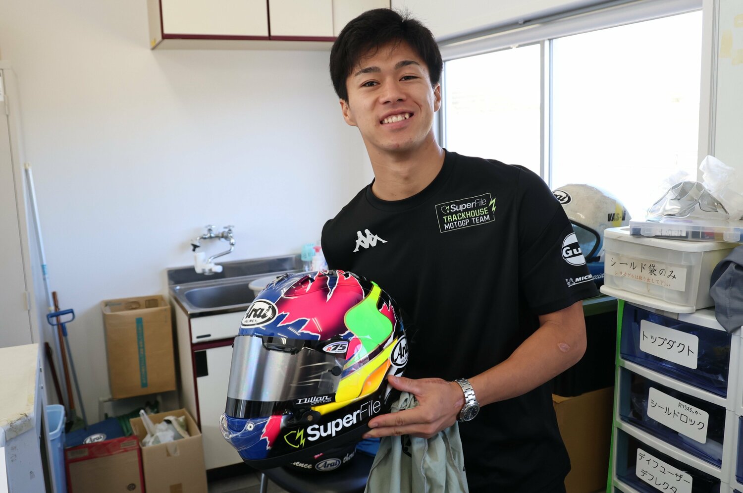 スペシャルカラーリングのヘルメットは日本GPへの決意の表れ ©Satoshi Endo