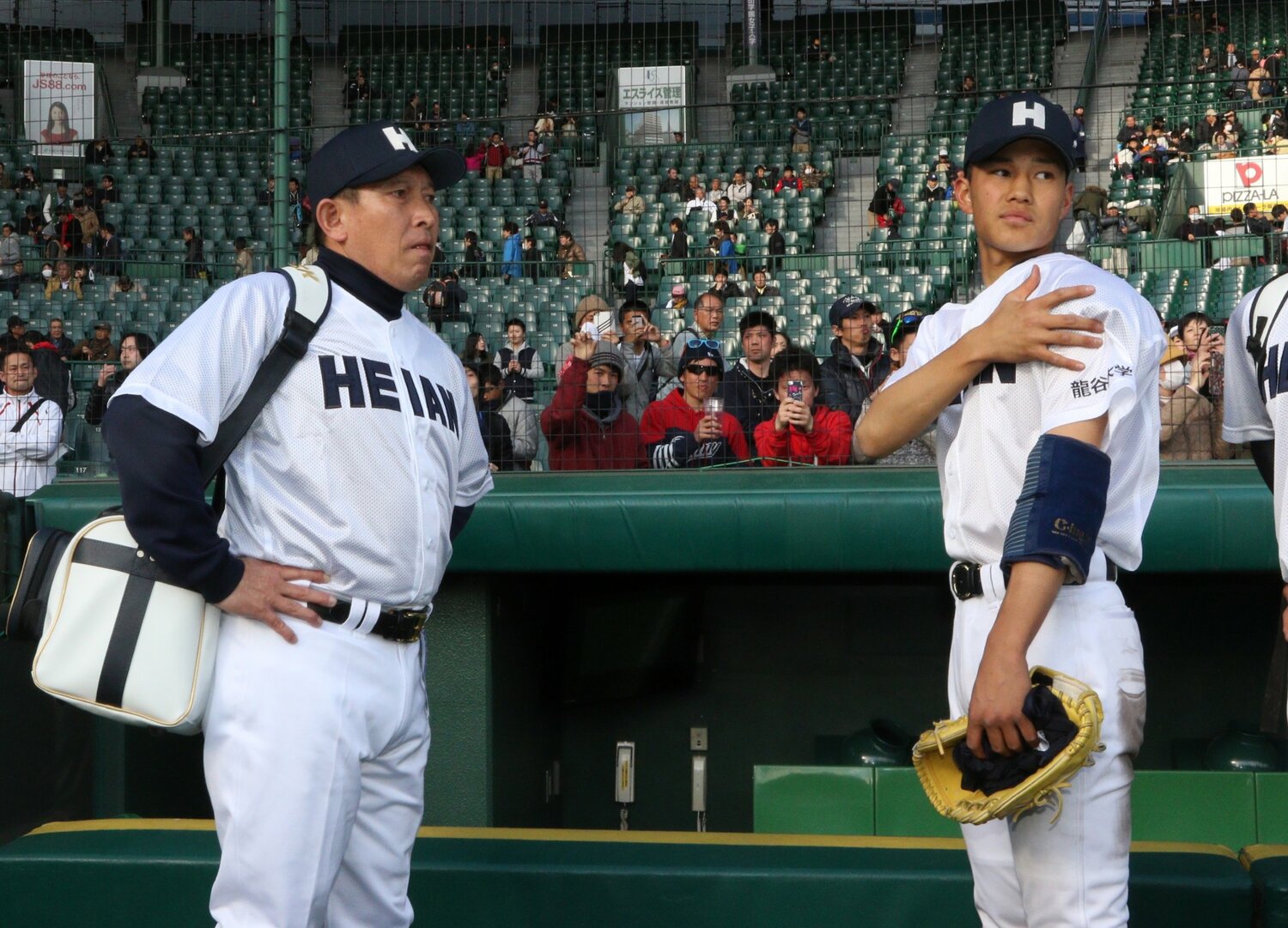 龍谷大平安高時代の高橋奎二と原田監督　©︎Sankei Shimbun