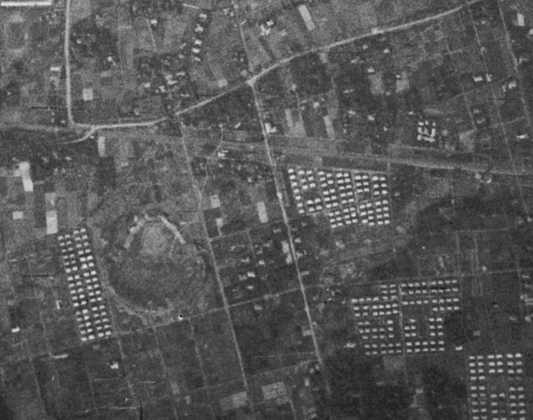 1944年の上井草周辺の航空写真。真ん中左に上井草球場が見える　出典：国土地理院の空中写真