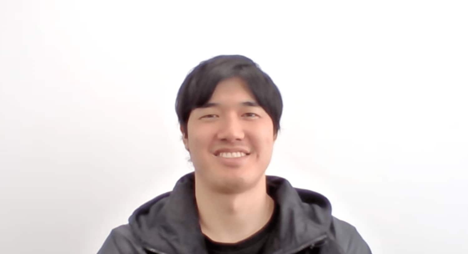 帰国後に行われたオンライン会見では笑顔を見せていた渡邊雄太