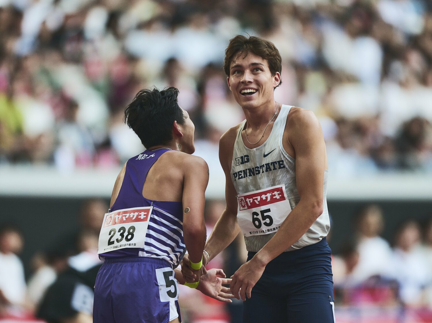 レース後、優勝した落合と ©Yuki Suenaga