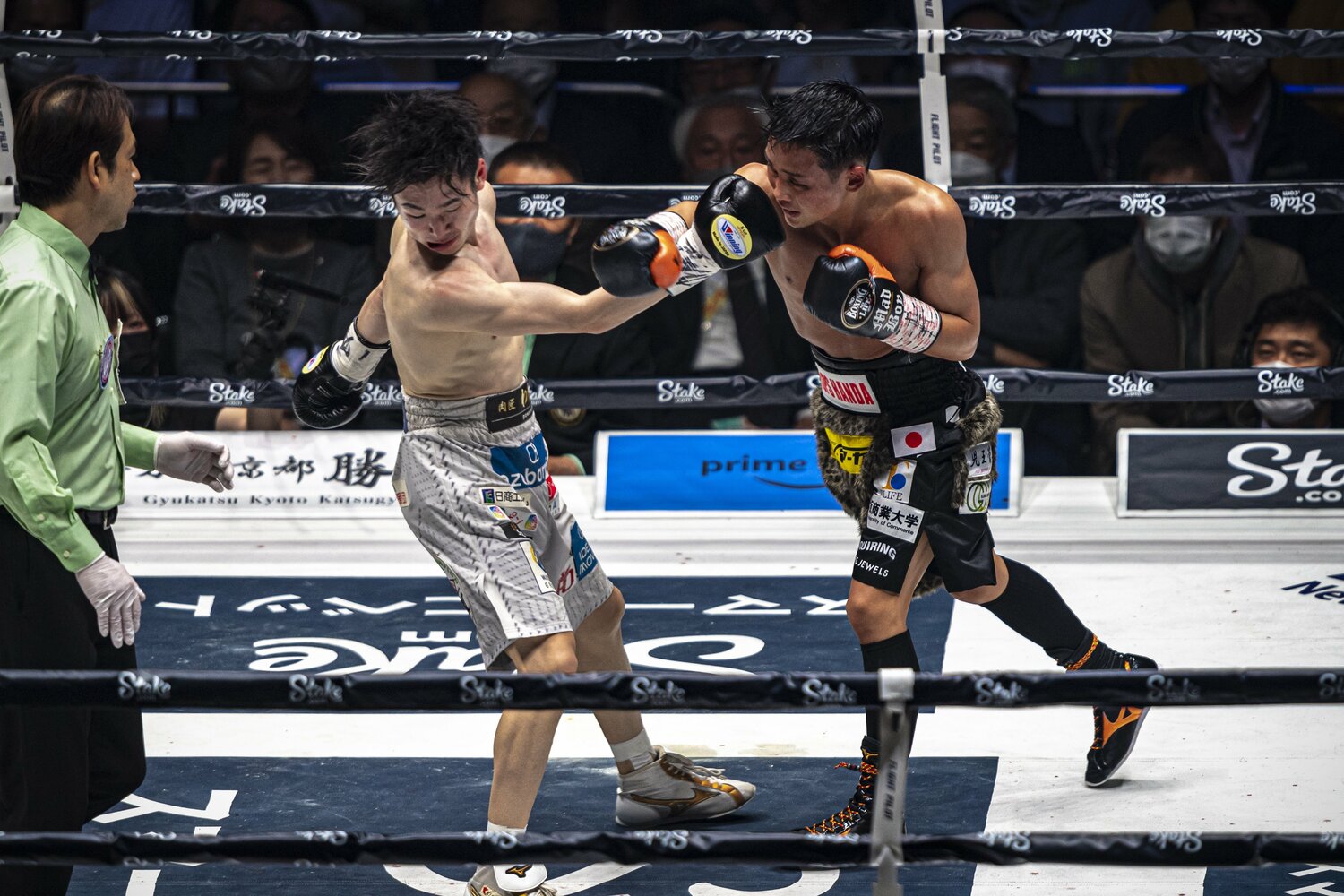 5回にダウンを喫した京口だが、打ち疲れた寺地に猛反撃。あわや大逆転という場面を作った　©Takuya Sugiyama