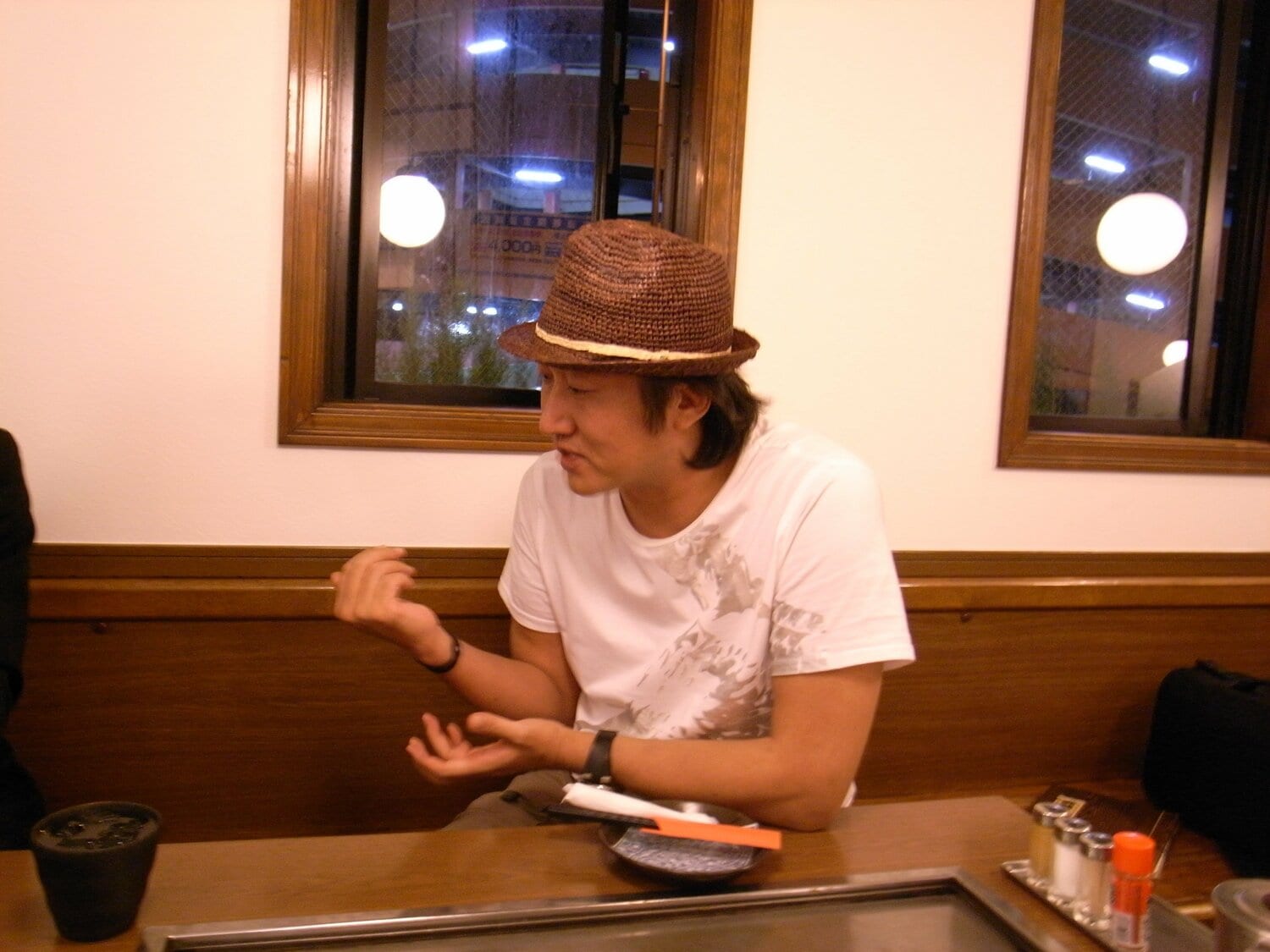 2012年6月、筆者と食事中の盛田幸妃。ここから朝まで痛飲した　©Takarin Matsunaga