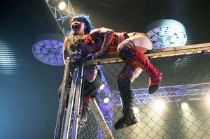 【話題】「ここまでやるのか」スターダム“12人金網脱出マッチ”の衝撃…高度な空中戦に林下詩美の大流血も「ネジがぶっ飛んでる奴ばっかだな！」