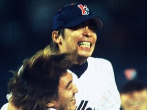 「もう二度と、スワローズと関わりたくない」古田敦也も絶句…名守護神・高津臣吾を絶望させた球団の“塩対応”ぶり「敬意も、感謝も、配慮もない」