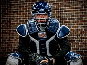 「プロの捕手に、構え方から」!? “素人”YouTuberがなぜ最強ソフトバンクでコーチを？…千賀滉大が「甲斐拓也もアレをやってくれたらなあ」