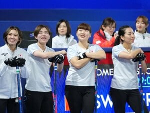 「ロコ・ソラーレとはカラーが違う」石崎琴美が語るフォルティウスの“本当の強さ”…敗退危機のカーリング女子「崖っぷちだからこそ」現地解説者がエール