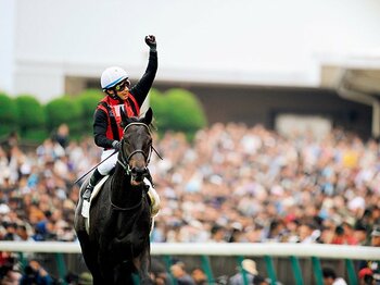 《12年前のダービー秘話》「新馬戦は負けるかもしれないけど…」エイシンフラッシュが“破格の末脚”で勝利、結実した“我慢の馬づくり”とは＜Number Web＞ photograph by Keiji Ishikawa