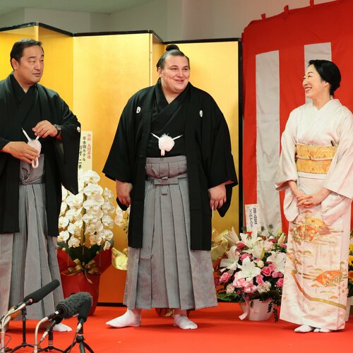 朝5時起き、深夜12時まで仕事も…」絶好調大関・安青錦を支える相撲部屋