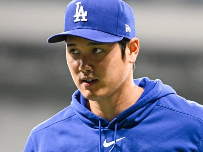 水原一平通訳の解雇パニック…現地記者が見た「張りつめた空気のロッカー」「猛追及する米メディア」ドジャース大谷翔平から“消えた笑顔”<Number Web> photograph by Nanae Suzuki