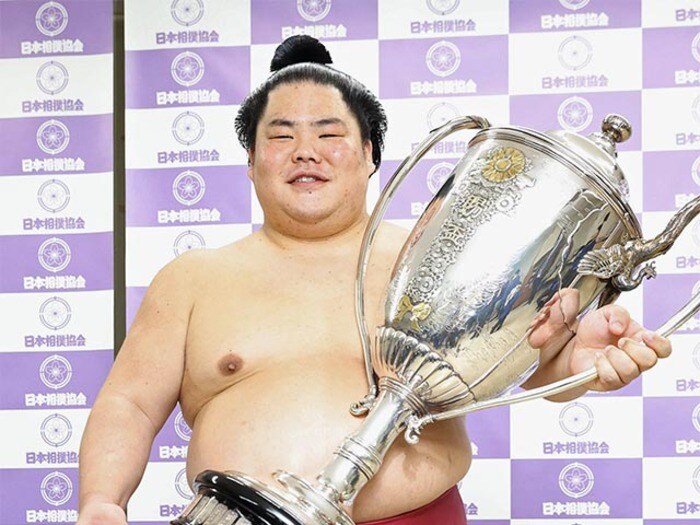【大相撲】「夜寝る前は一人なので…いろいろ考えました」“初優勝”大栄翔27歳が語った本音　地元（朝霞市）のアピールポイントは…＜Number Web＞ photograph by KYODO