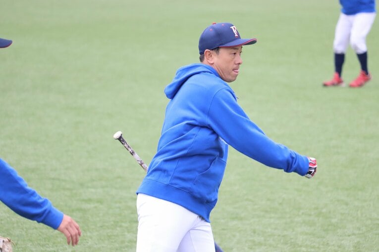 富士大野球部を率いる安田慎太郎監督　©Genki Taguchi