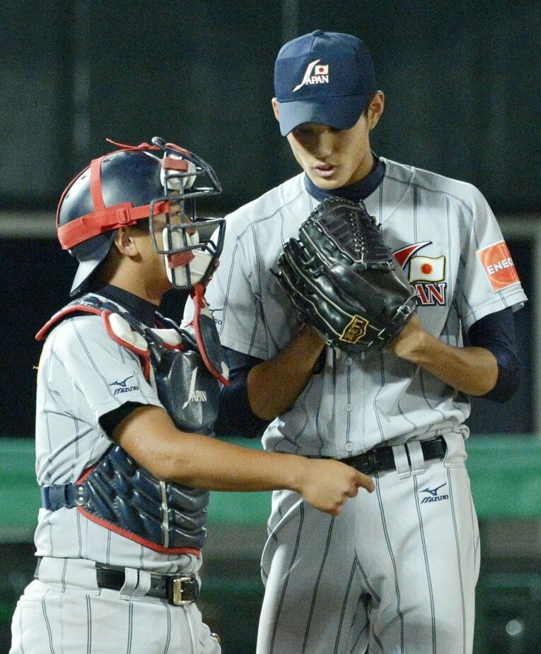 高校日本代表で藤浪晋太郎とバッテリーを組んだ　©KYODO
