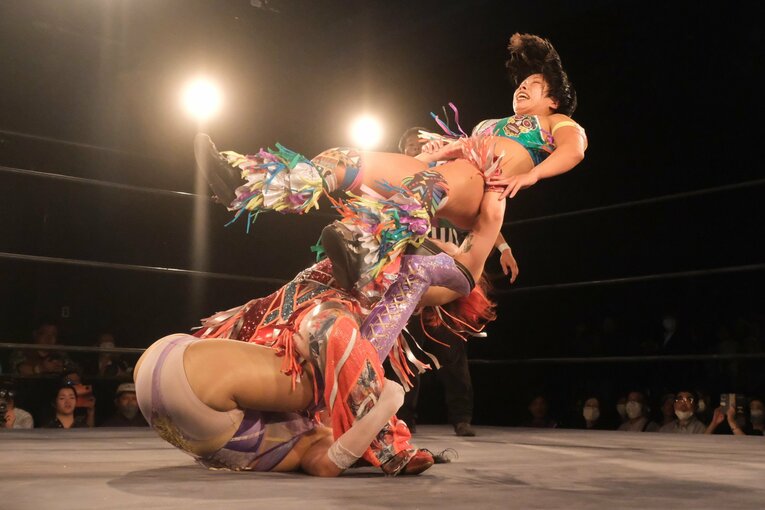 「あんまり胸を張って言えなくて…」悩んでいたAZMを受け入れた“5人のお姉ちゃん”との話…キャリア10周年「クソガキ全開で（笑）」(51)