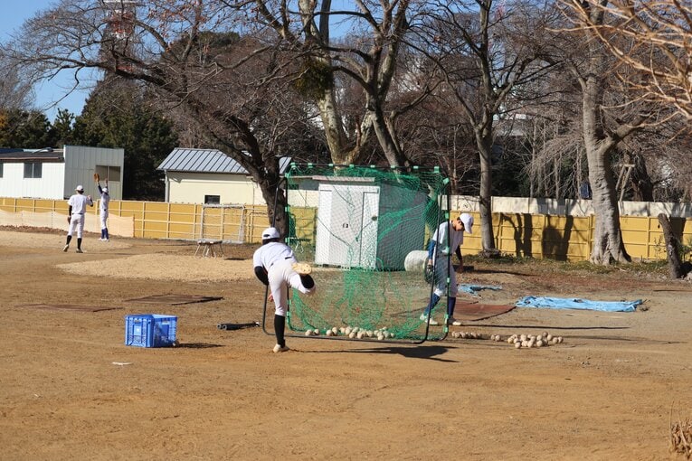ネットスローの練習にも熱が入る水戸三　©Yuki Kashimoto