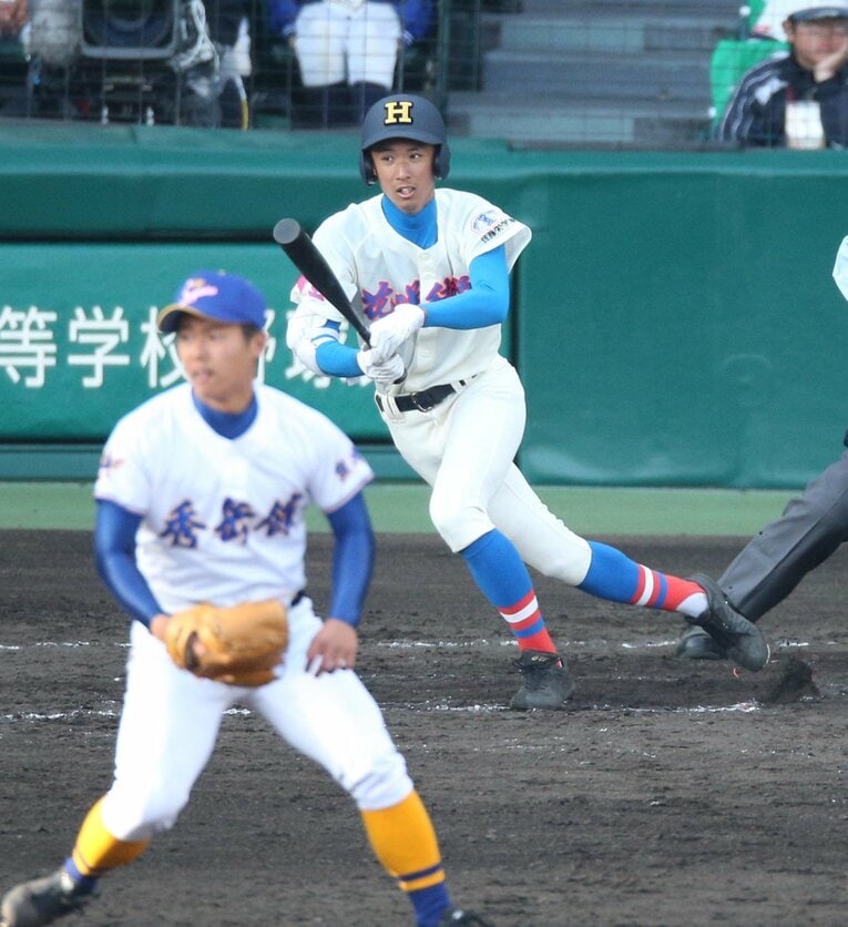 甲子園は2016年センバツ（写真）を含めて3回出場。花咲徳栄高時代のチームメイト高橋昂也もドラフト1位で広島に入団した　©︎Sankei Shimbun