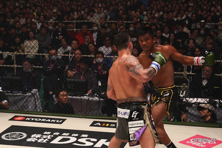 ブアカーオ・バンチャメークvs.木村“フィリップ”ミノル　©RIZIN FF