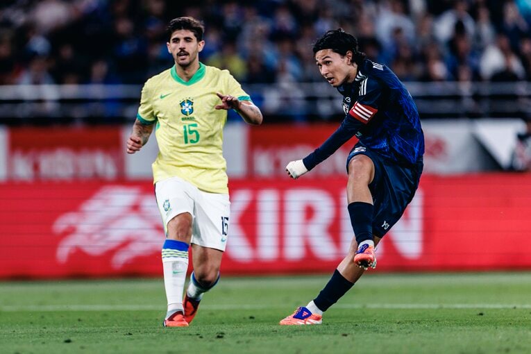 【計30枚超：“テレビに映らない”日本代表ブラジル戦歴史的初勝利】逆襲の契機となった南野拓実のゴール…写真はまだまだ続きます　©Kiichi Matsumoto