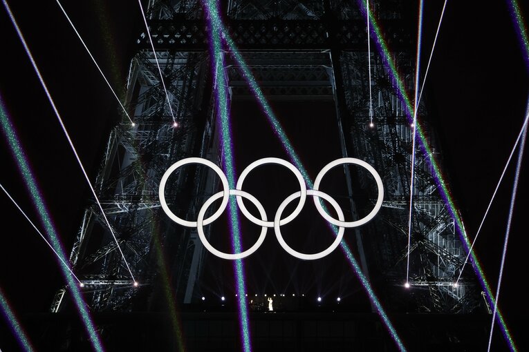 パリ五輪開会式。トロカデロ広場からエッフェル塔を望む　©JMPA PK AFLO