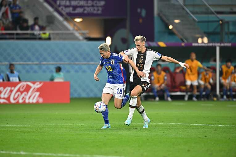 浅野拓磨の逆転ゴールの連続写真（2枚目／全9枚）©Takuya Kaneko/JMPA