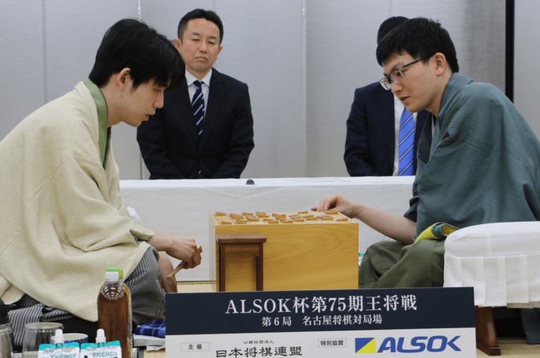 3勝3敗のタイに戻した藤井聡太王将 ／ photograph by Shintaro Okawa