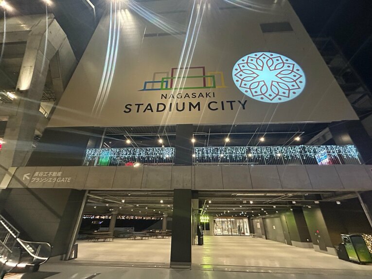 夜の長崎スタジアムシティ