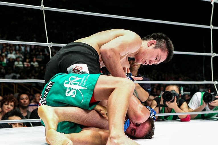 2011年5月29日、リッチ・クレメンティにフェイスロックで勝利　©Susumu Nagao