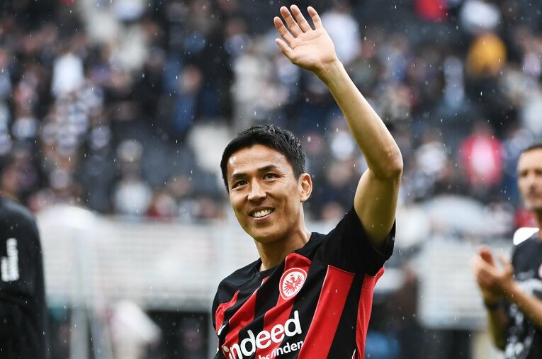 笑顔も涙もあった長谷部誠の引退試合。大事な家族の存在が浮き彫りになった5月18日のラストマッチをドイツ在住の筆者がリポートする ／ photograph by Itaru Chiba