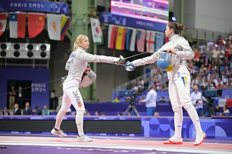 女子サーブル個人2回戦、江村美咲vs.オレナ・クラバツカ　©JMPA