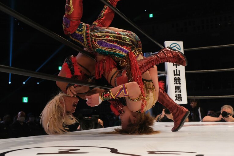 タイトルマッチは“朱里との作品”だった…新王者・ジュリアはスターダムをどう“引っかき回す”のか？ 異例のアピール「全員覚悟しとけよ！」(17)