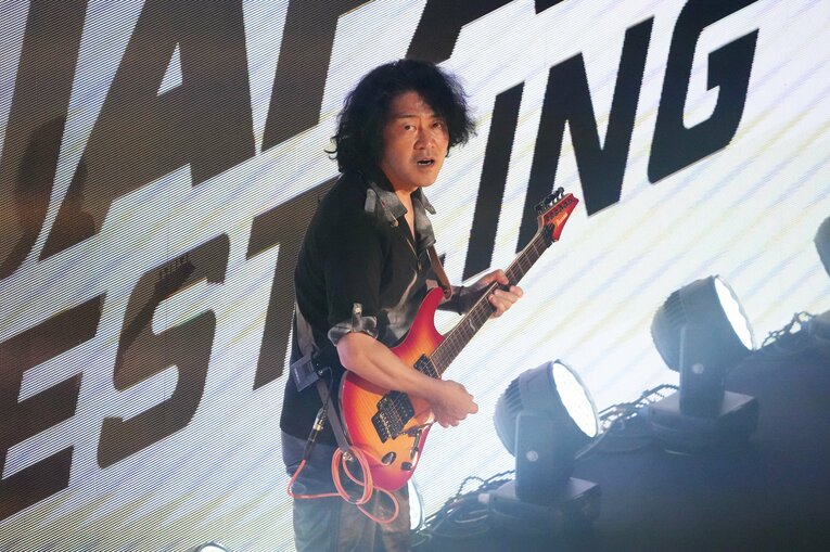 安齊勇馬のテーマを演奏する鈴木修