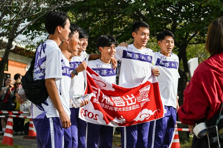 篠原（一番右）と佐藤（右から2番目）　©Nanae Suzuki