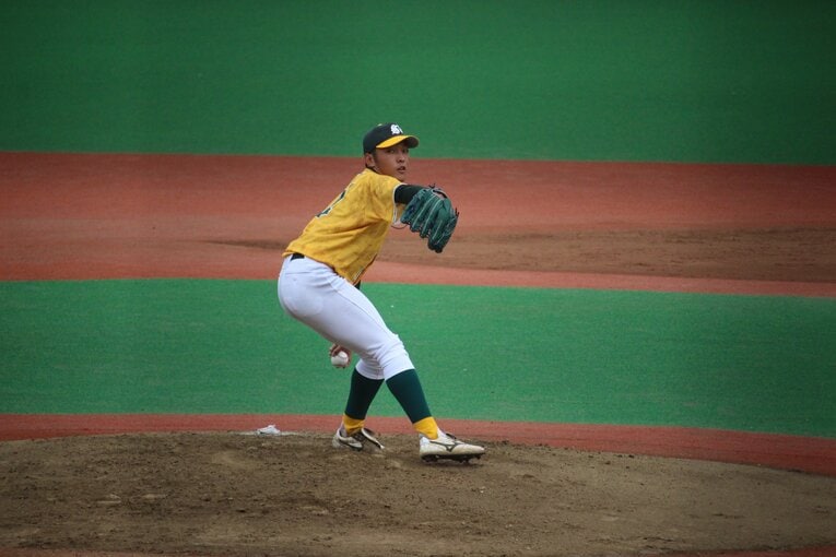 踏み出した足が着くまでに間がある　©︎Yu Takagi