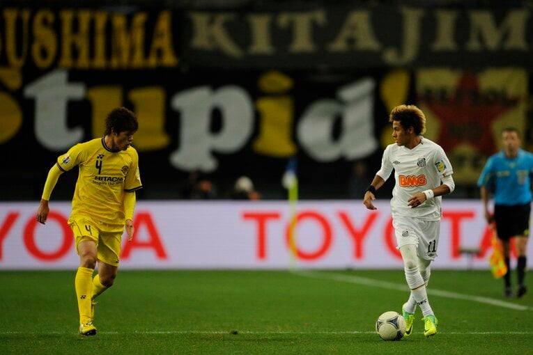 2011年クラブW杯、サントス時代に酒井宏樹とマッチアップ　©Takuya Sugyama