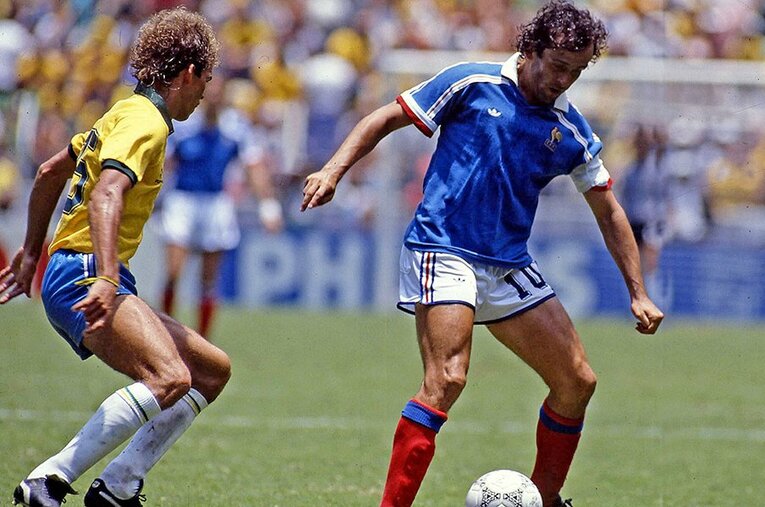 1986年W杯、ブラジル戦のプラティニ。35年後の今、裏話を語ってくれた ／ photograph by Alessandro Sabattini/Getty Images