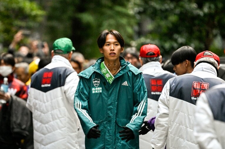 1区は膠着状態から中央大が抜けて…【2026箱根駅伝】青学大は16位だった1区　©Yuki Suenaga