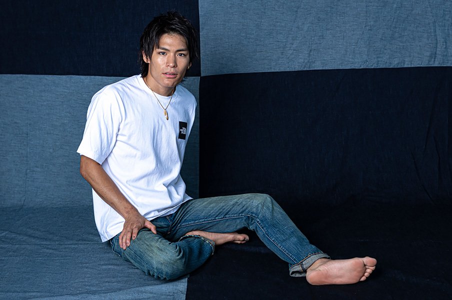 楢﨑智亜にとっての“オリジナル”。「遊び心が生むパフォーマンス」<Number Web> photograph by Takuya Sugiyama