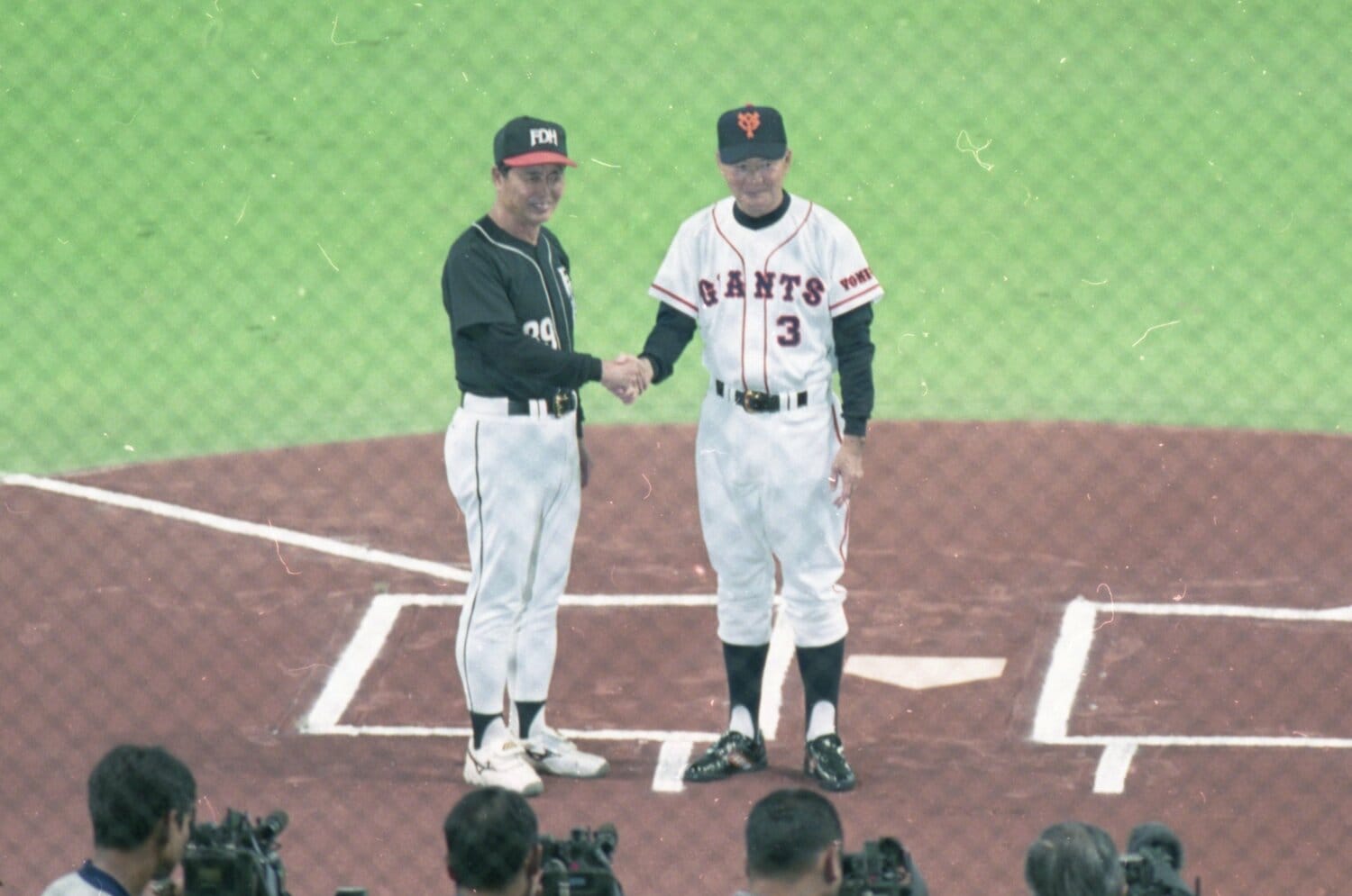 「日本シリーズの日程、変えられないのか？」ダイエーが“ON決戦”を前に犯した大失態、そして敗北に王貞治が見せた「信じられない行動」とは＜Number Web＞ photograph by Koji Asakura